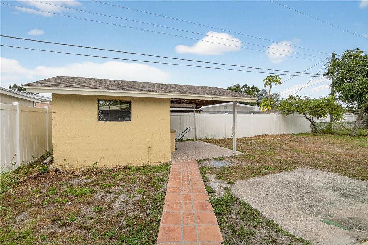 Listing photo id 33 for 4515 North Street