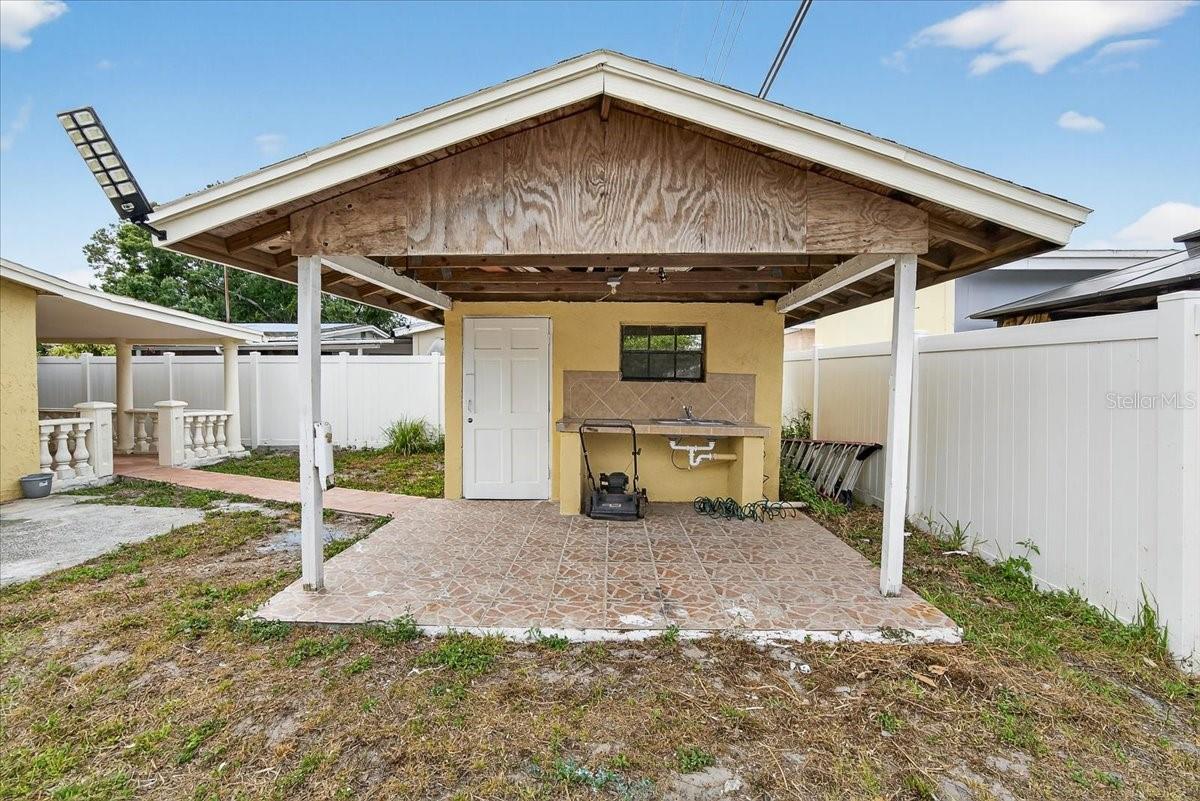 Listing photo id 35 for 4515 North Street