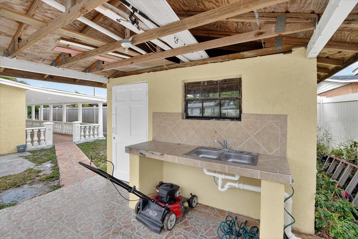 Listing photo id 36 for 4515 North Street