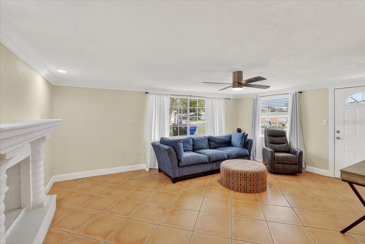 Listing photo id 2 for 4515 North Street