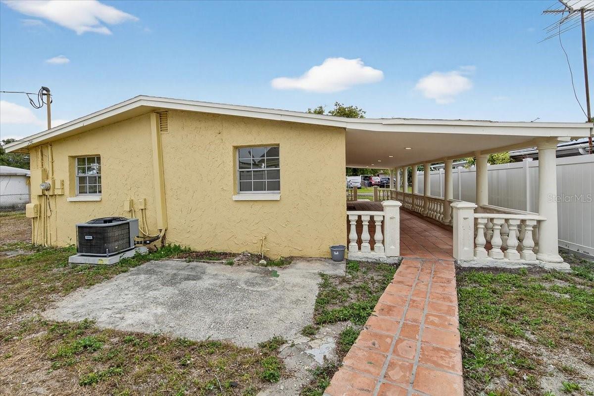 Listing photo id 38 for 4515 North Street