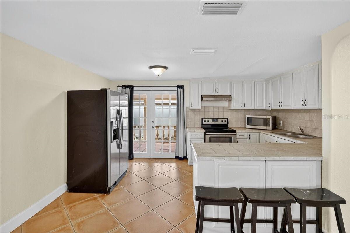 Listing photo id 6 for 4515 North Street