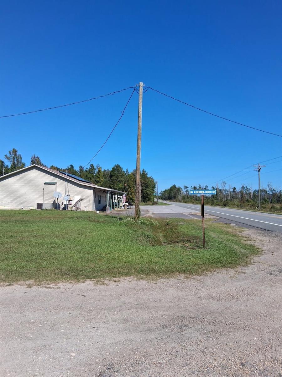 Image 10 of 34 For 6914 State Road 71 S