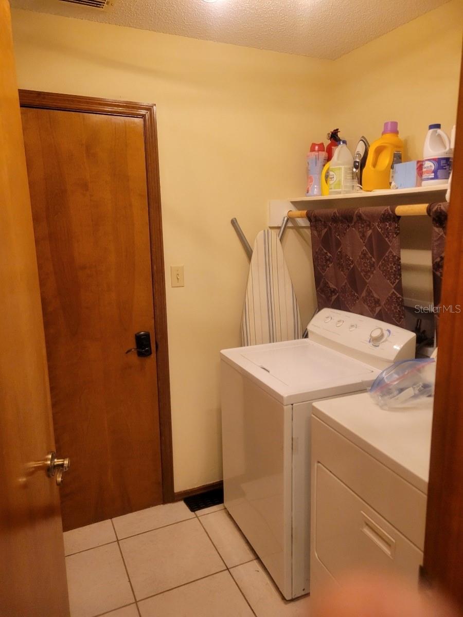 Image 22 of 29 For 3895 Biscayne Drive