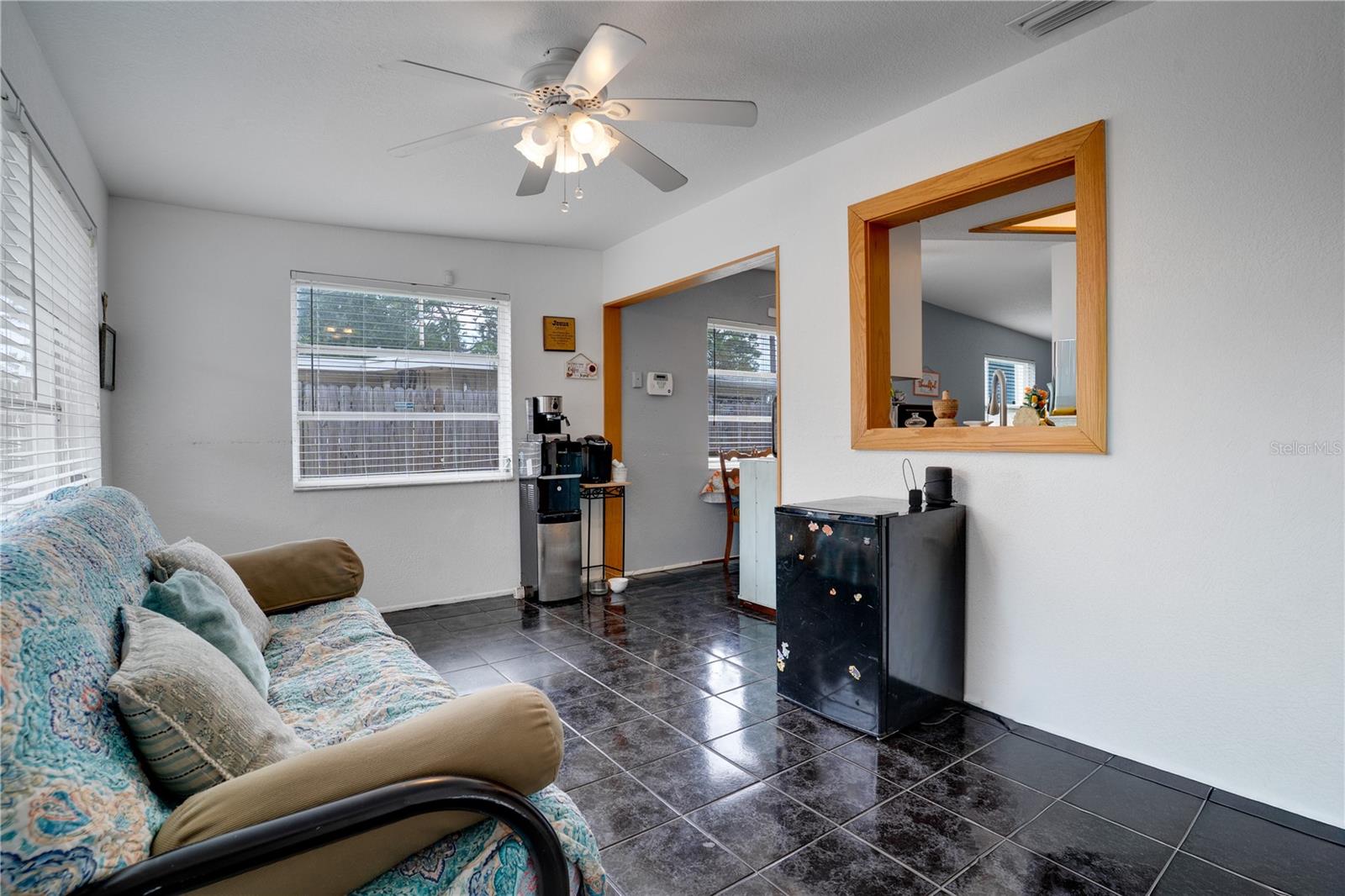 Image 11 of 28 For 718 Northmoor Avenue N