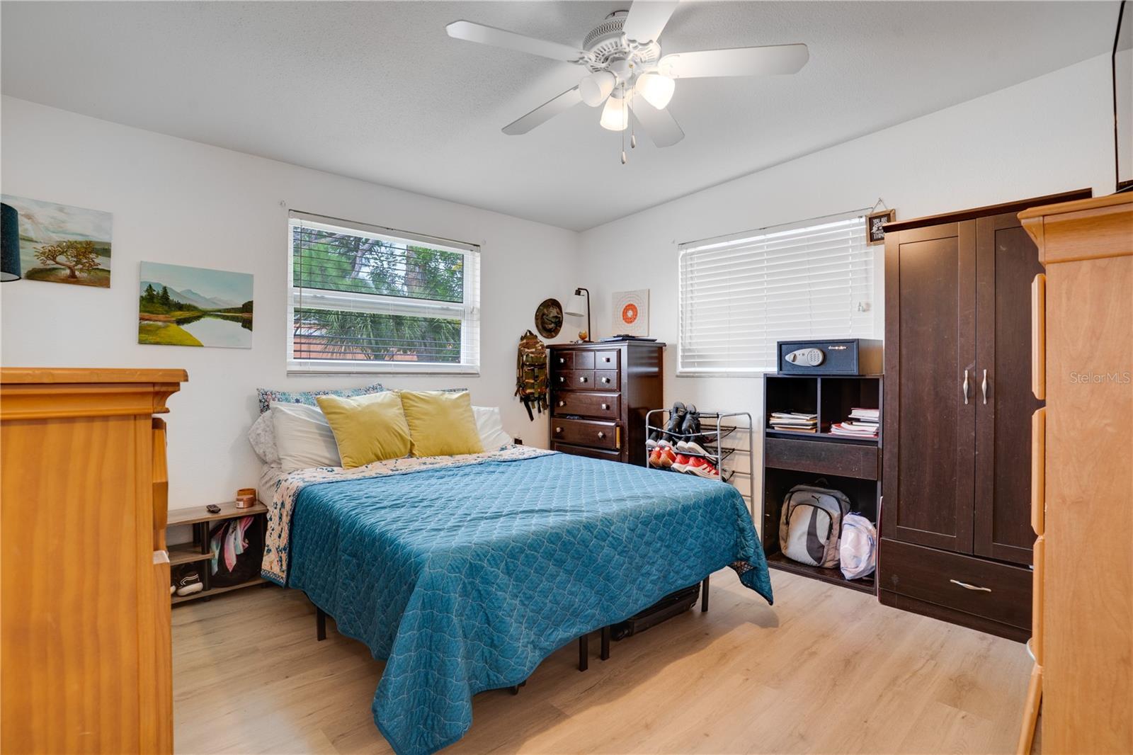 Image 12 of 28 For 718 Northmoor Avenue N