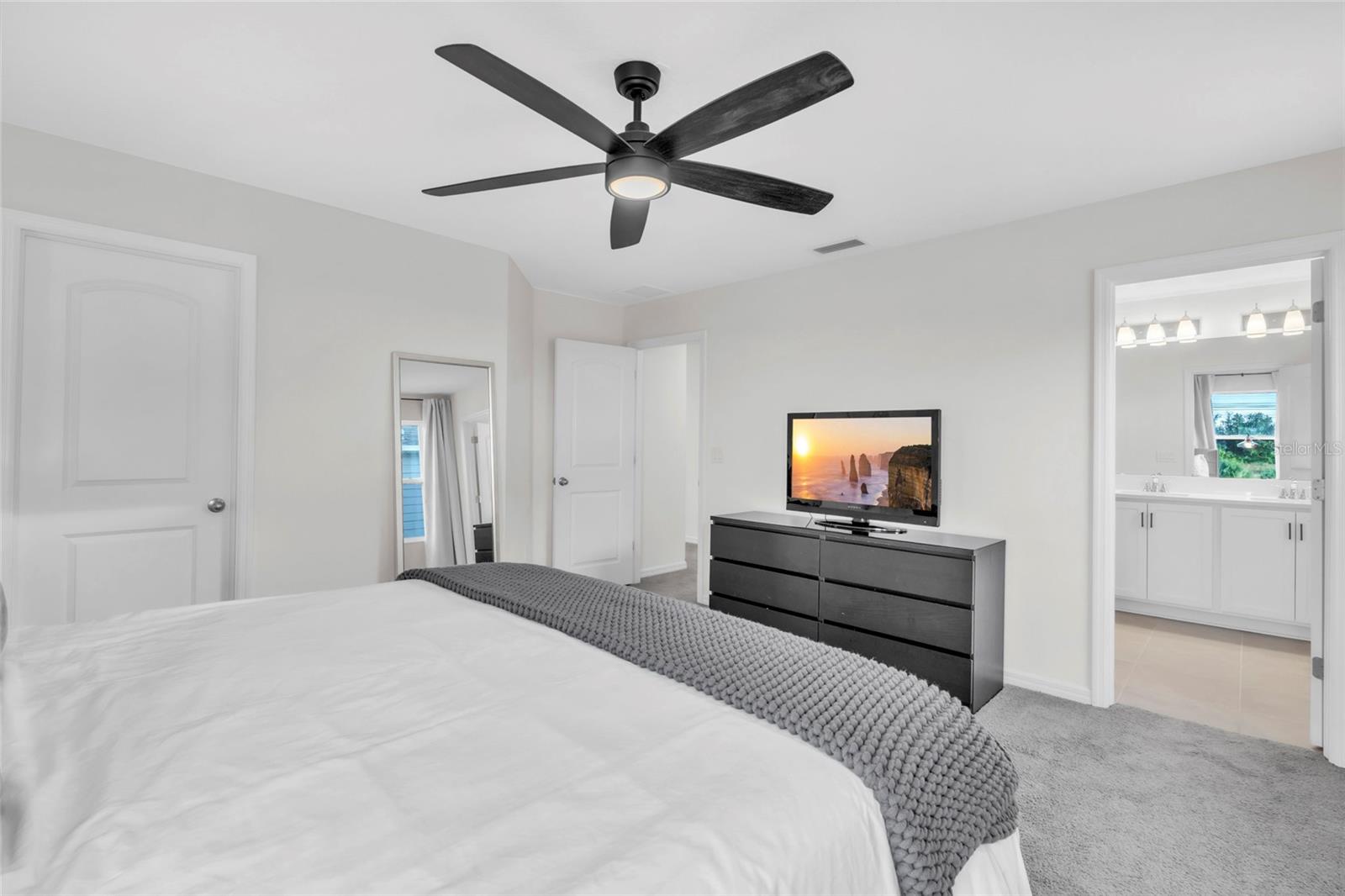 Image 17 of 39 For 11512 Gallatin Trail