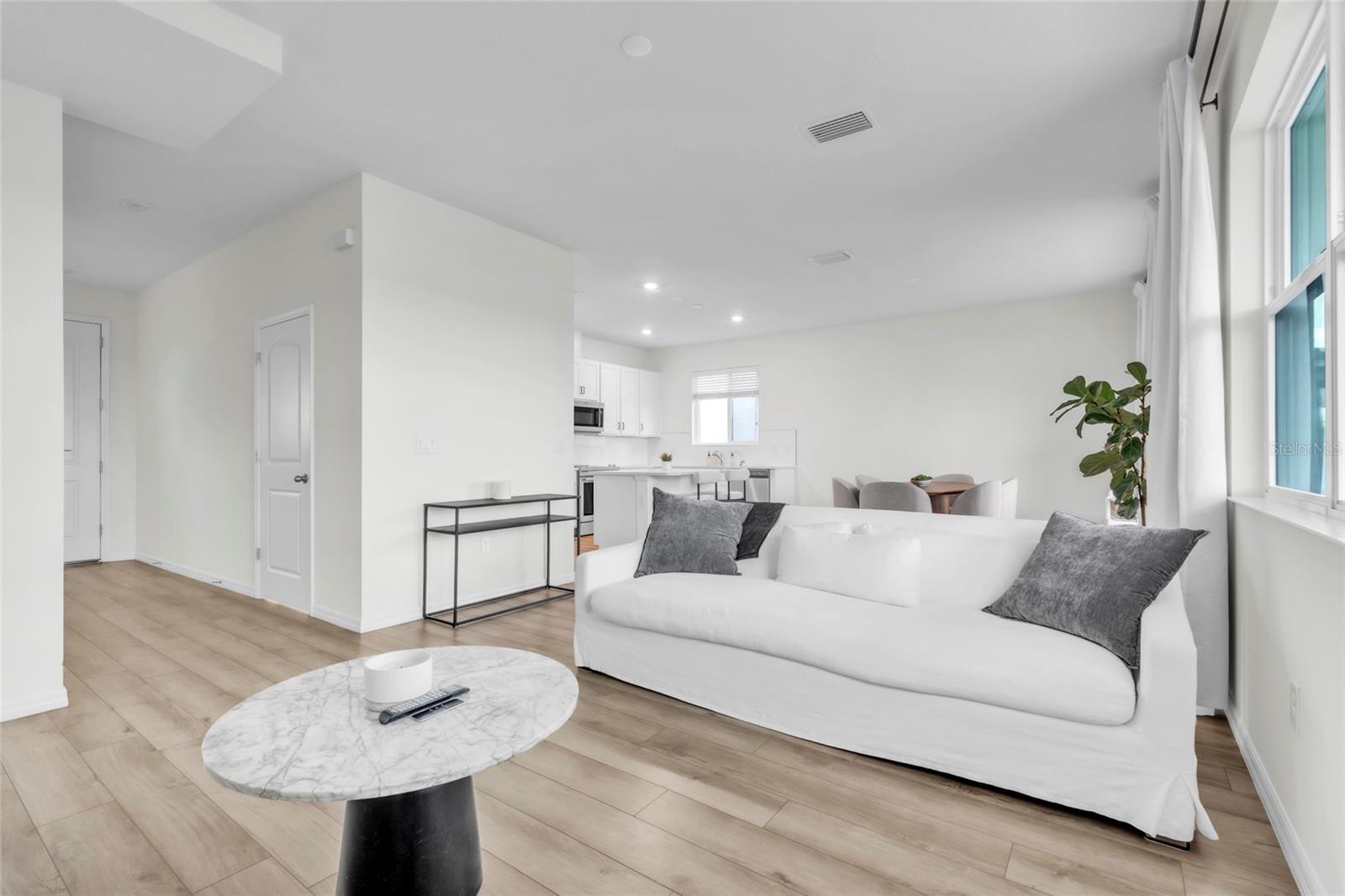 Image 9 of 39 For 11512 Gallatin Trail