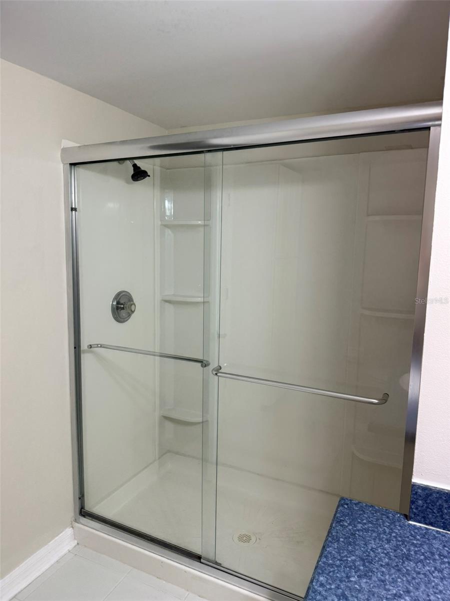 Image 10 of 19 For 2388 Lake Heather Heights Court 104