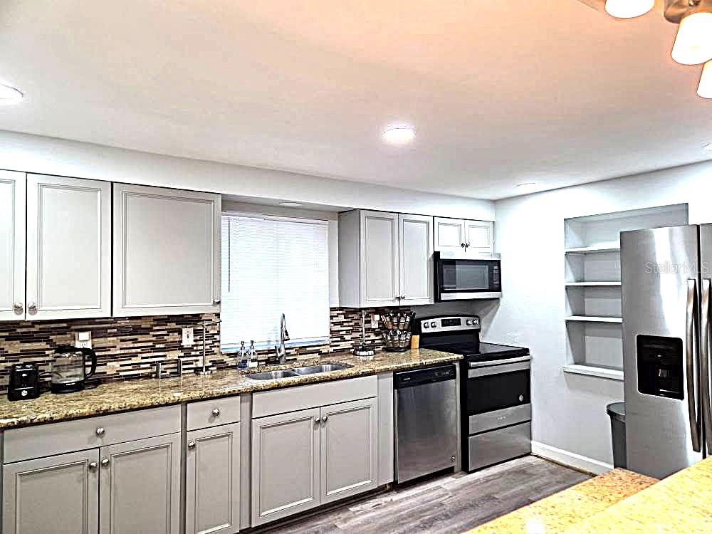 Image 2 of 21 For 6886 49th Avenue N