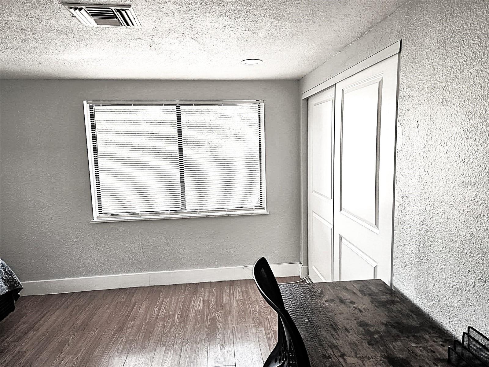 Image 8 of 21 For 6886 49th Avenue N