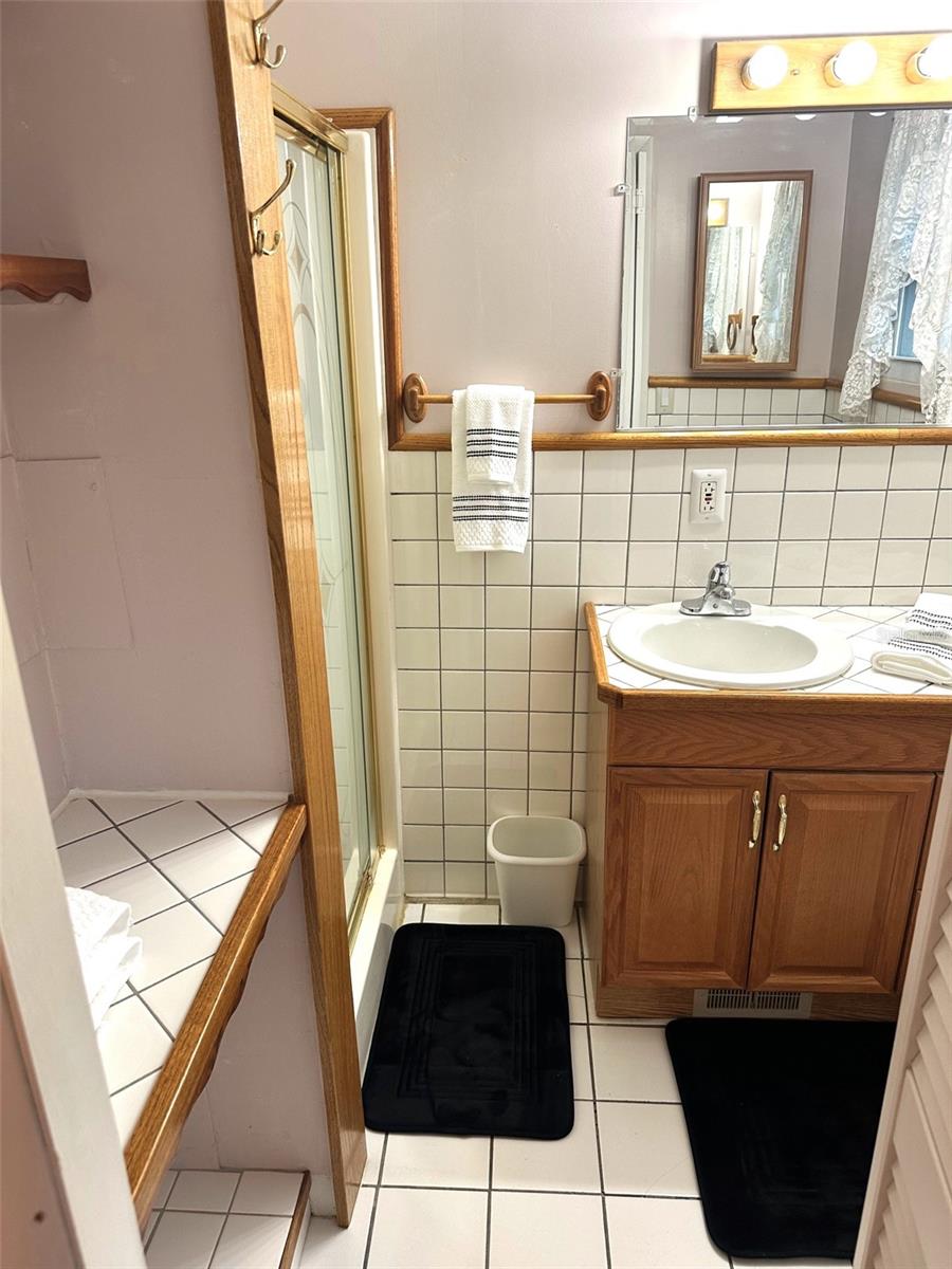 Listing photo id 7 for 11211 101st Street 93