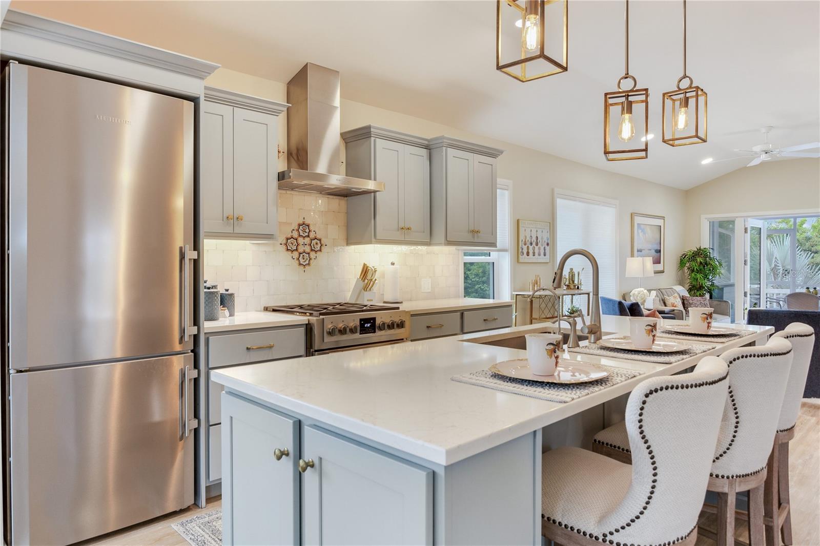 Image 10 of 61 For 652 Ohio Place