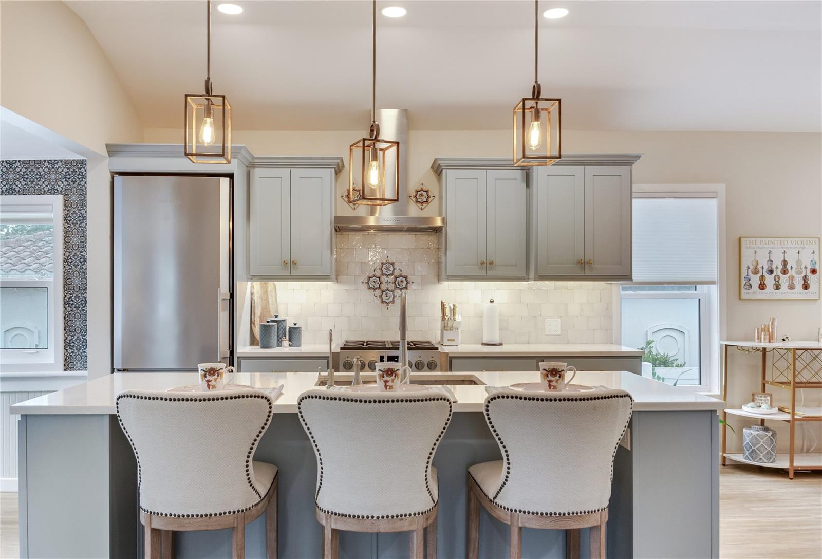 Image 11 of 61 For 652 Ohio Place