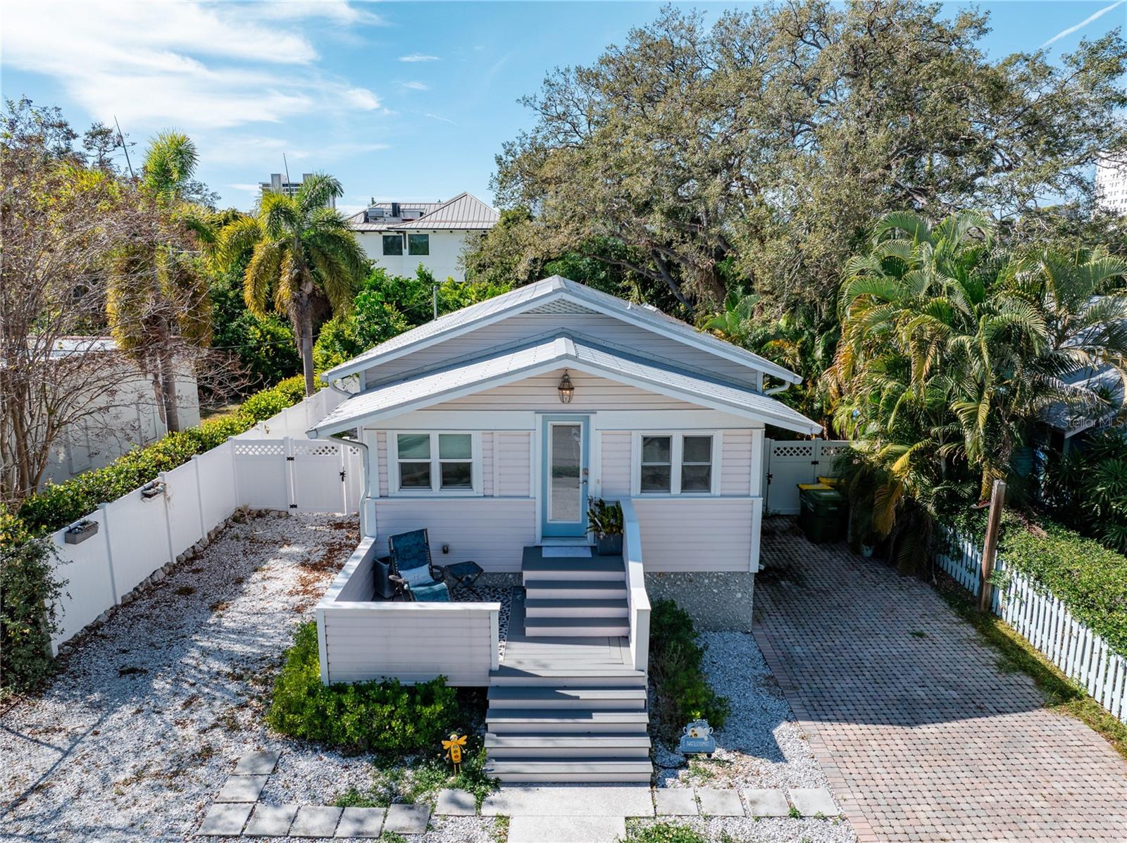 Image 2 of 61 For 652 Ohio Place