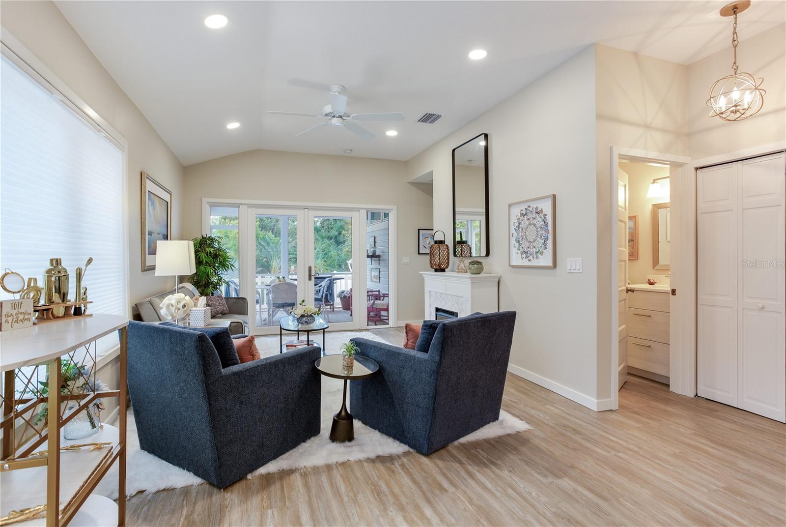 Image 22 of 61 For 652 Ohio Place