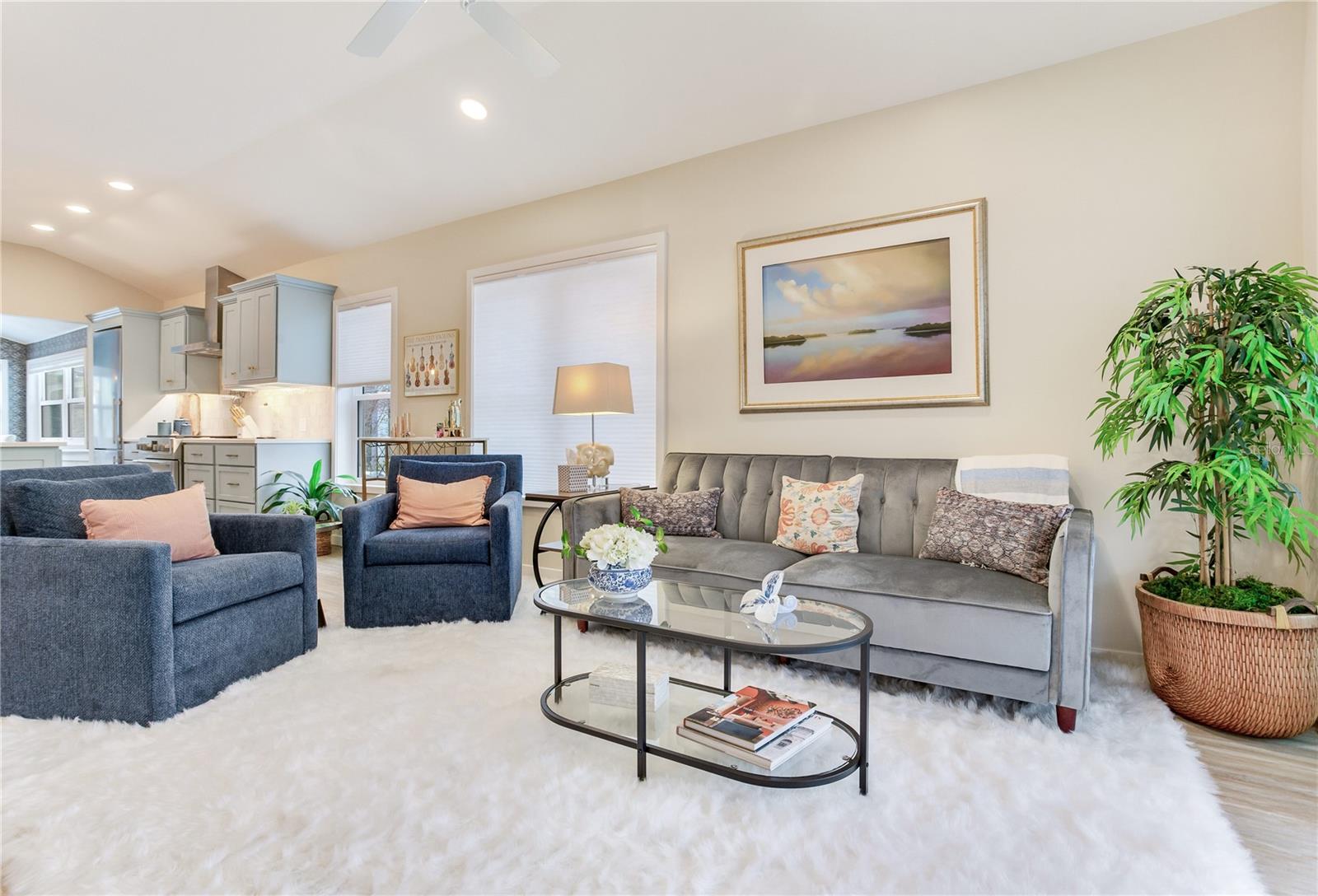 Image 30 of 61 For 652 Ohio Place