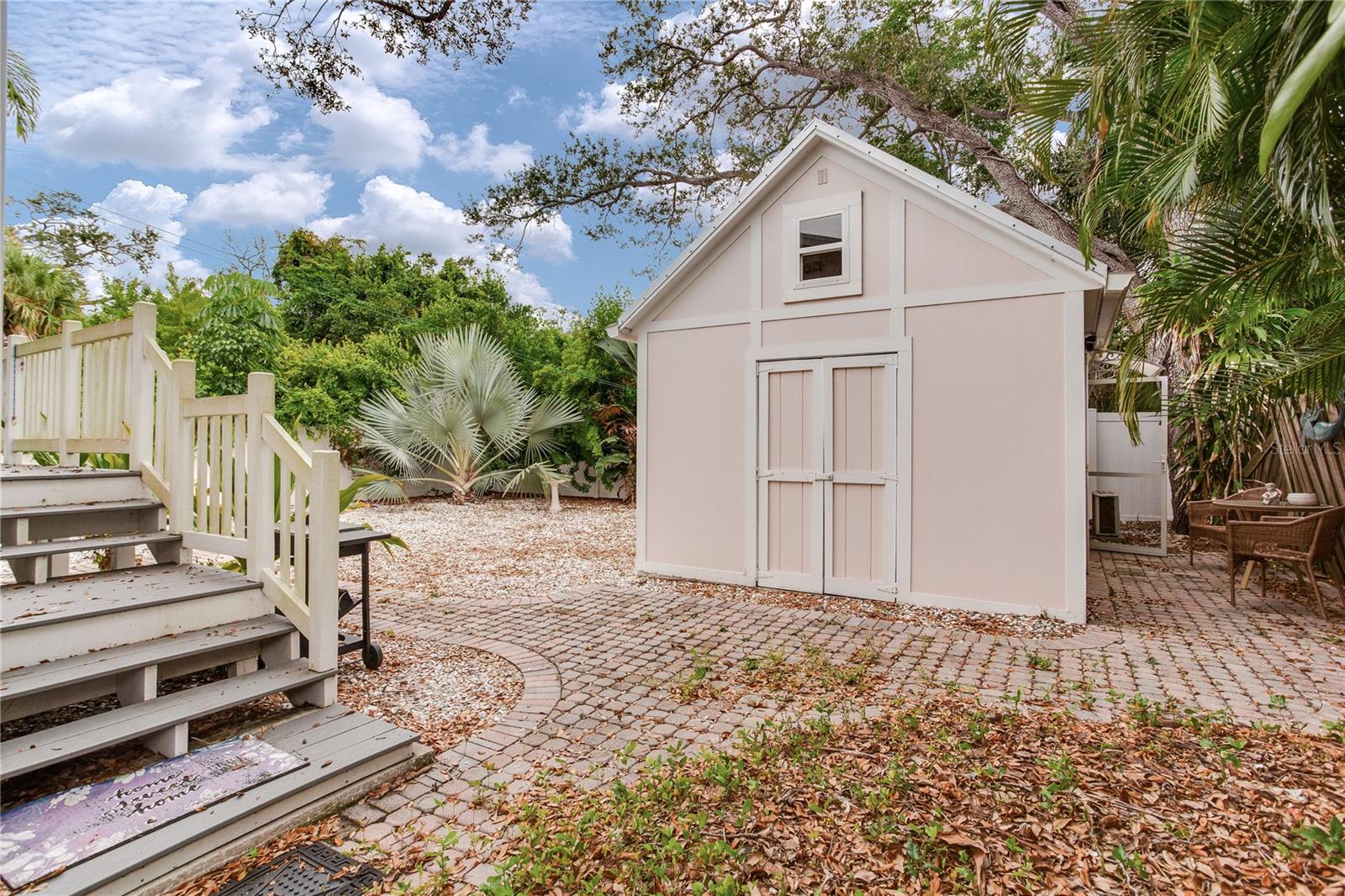 Image 41 of 61 For 652 Ohio Place