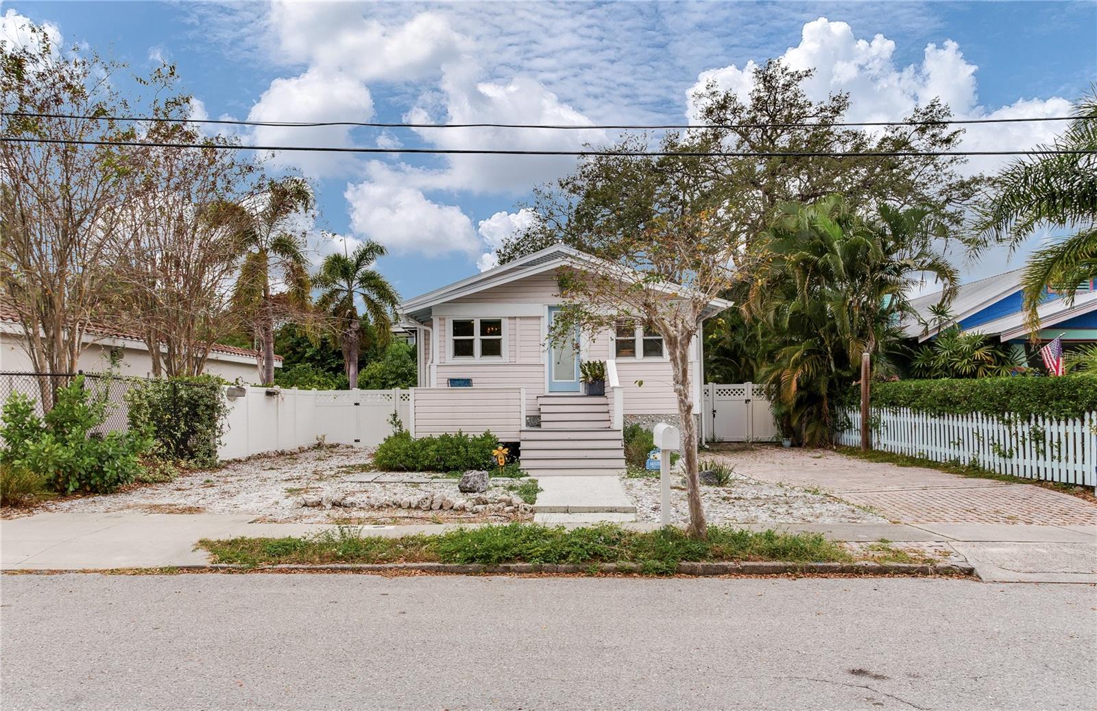 Image 49 of 61 For 652 Ohio Place