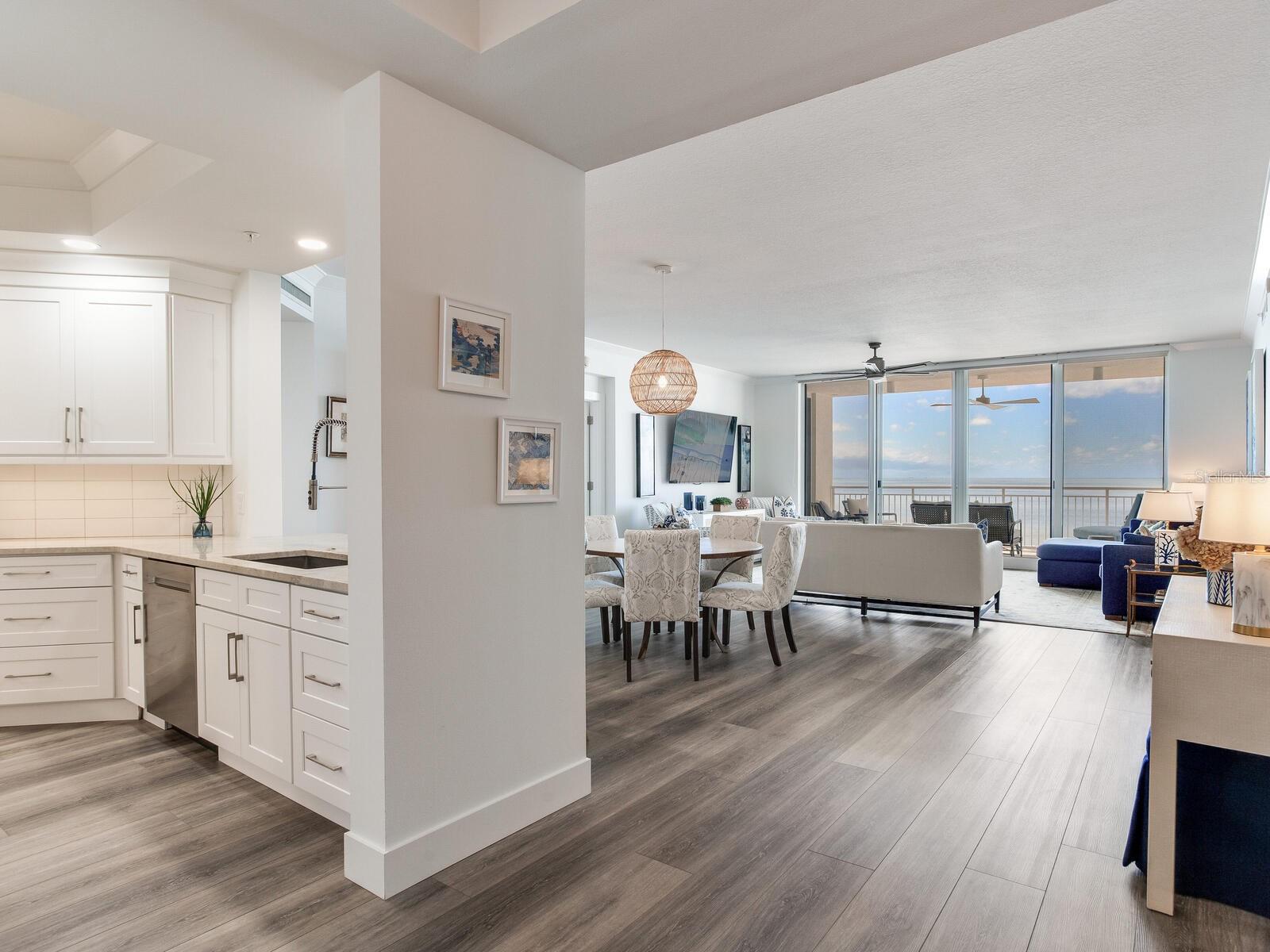 Image 4 of 50 For 15208 Gulf Boulevard 408