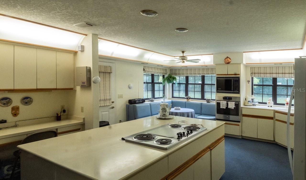 Image 10 of 30 For 958 52nd Court