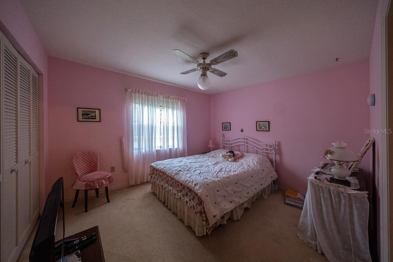 Image 12 of 30 For 958 52nd Court