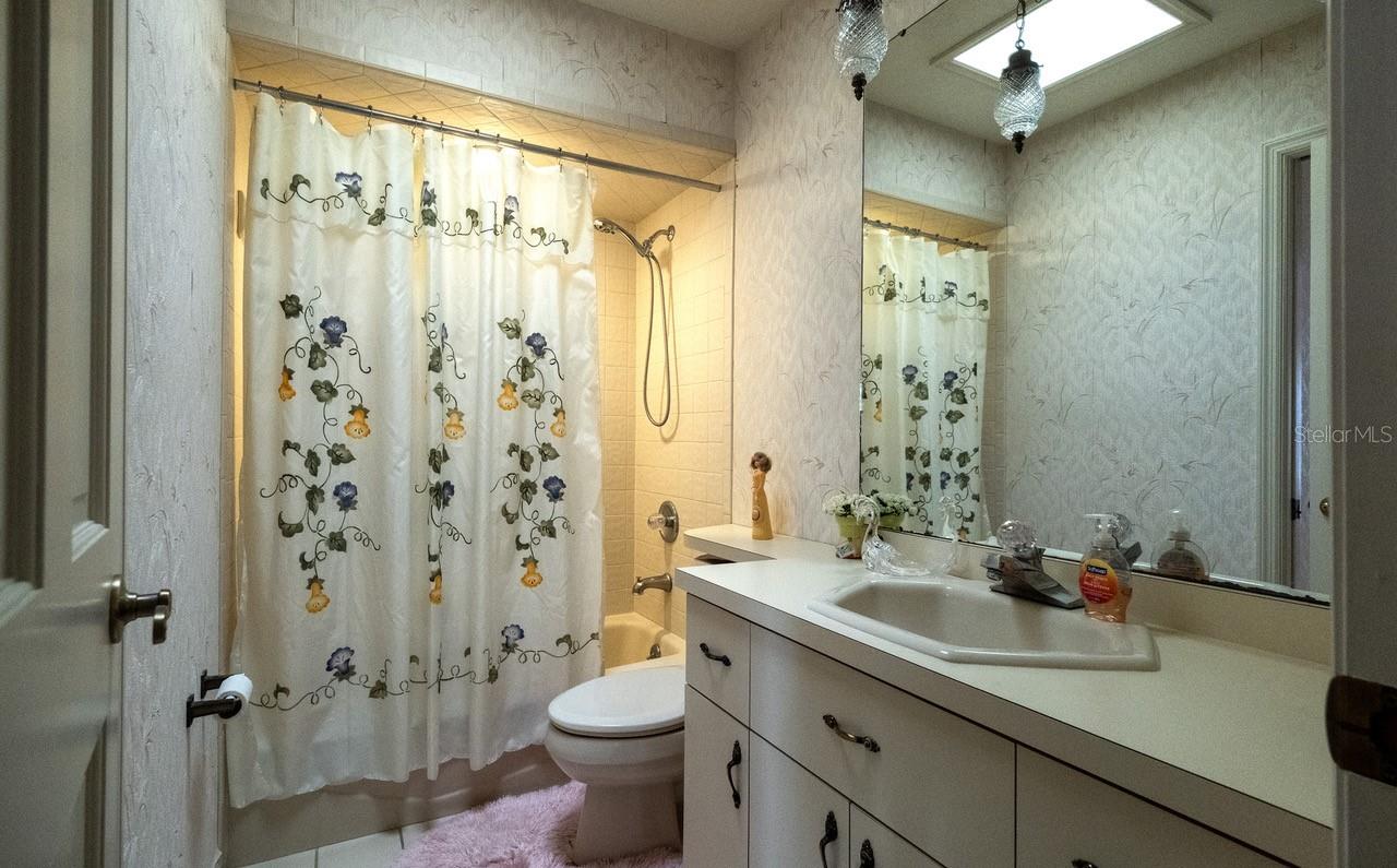 Image 14 of 30 For 958 52nd Court