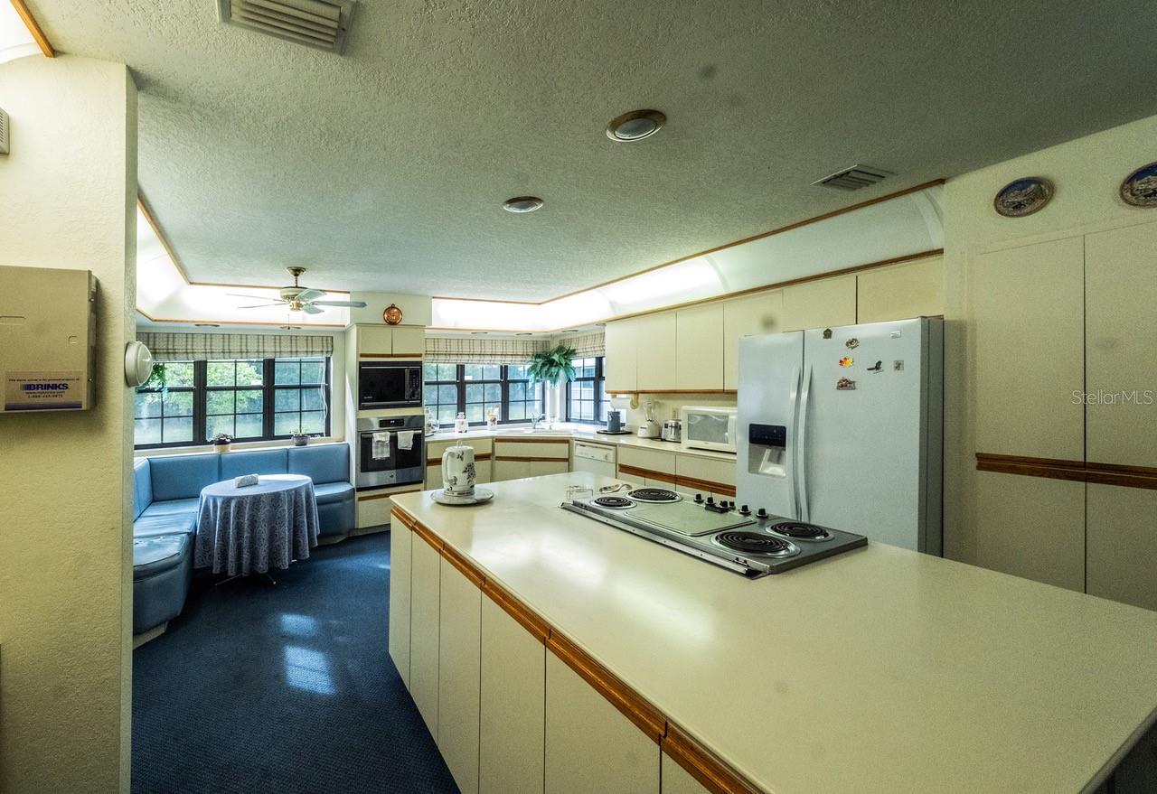 Image 18 of 30 For 958 52nd Court