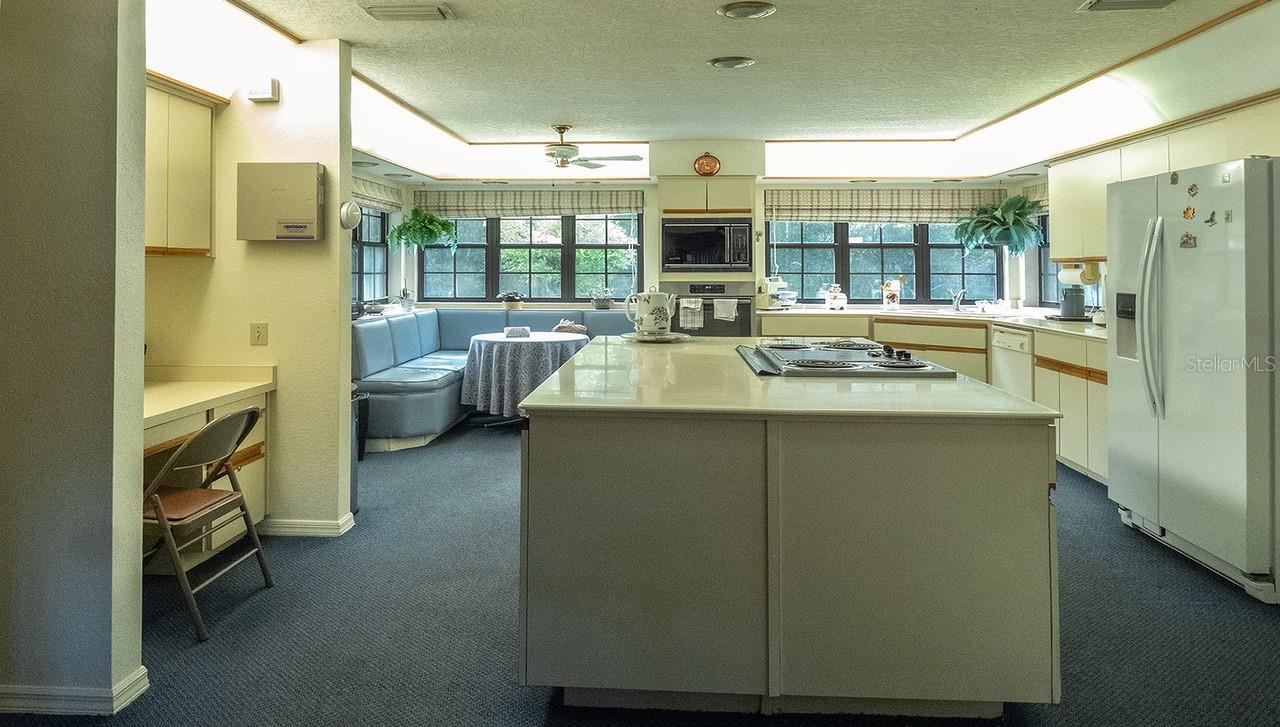 Image 9 of 30 For 958 52nd Court