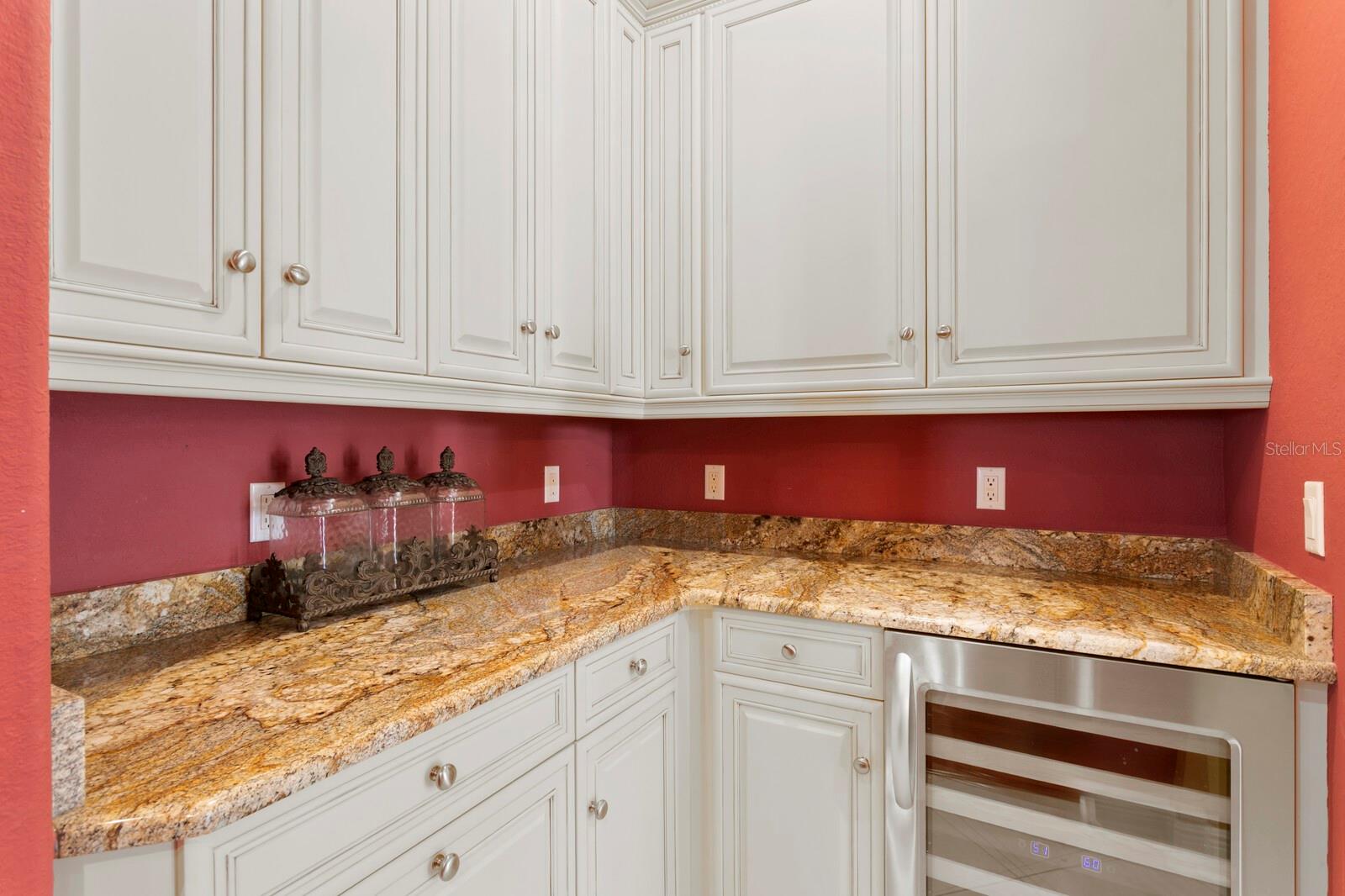 Image 13 of 51 For 4912 Yacht Club Drive