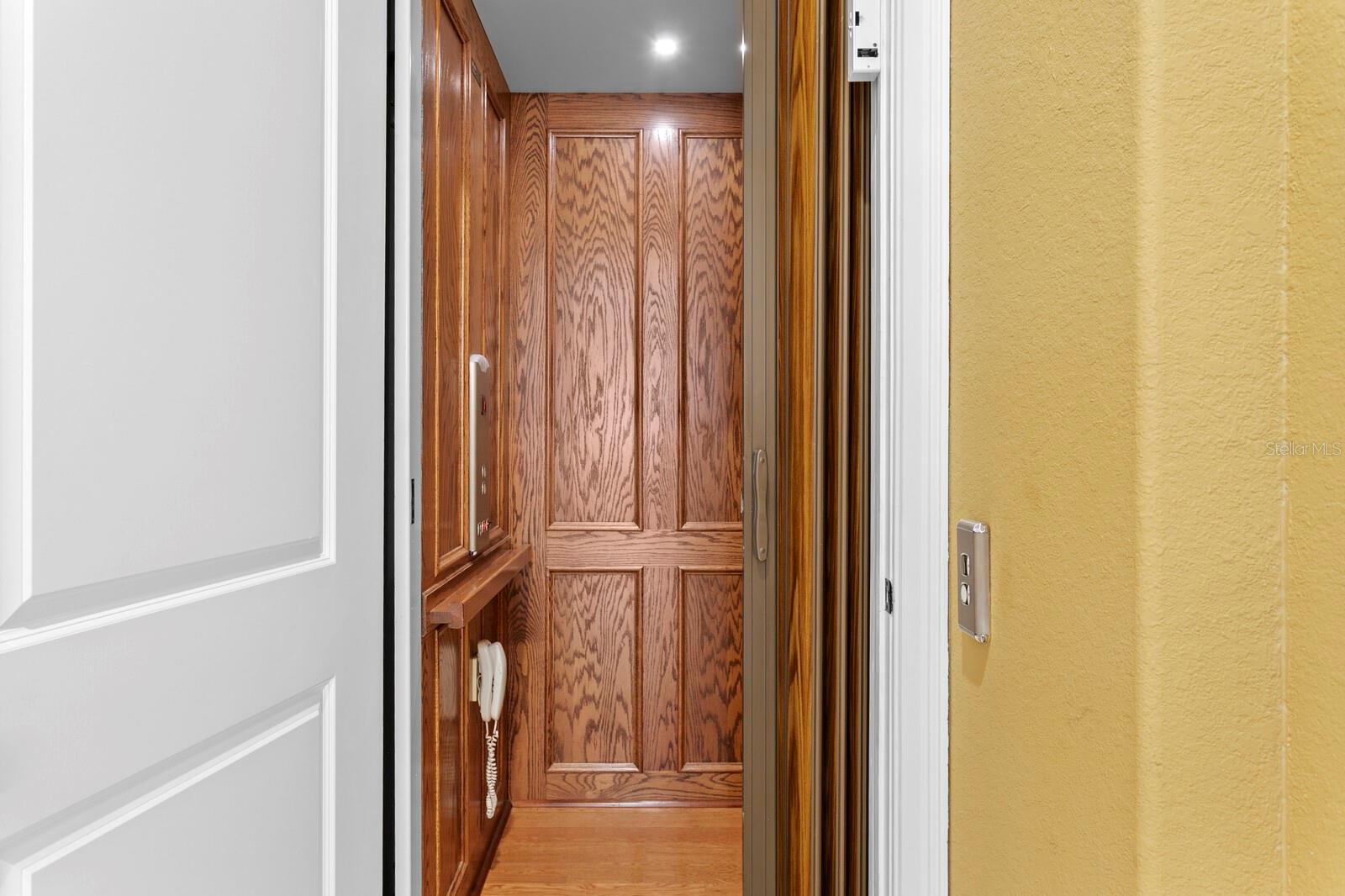 Image 18 of 51 For 4912 Yacht Club Drive