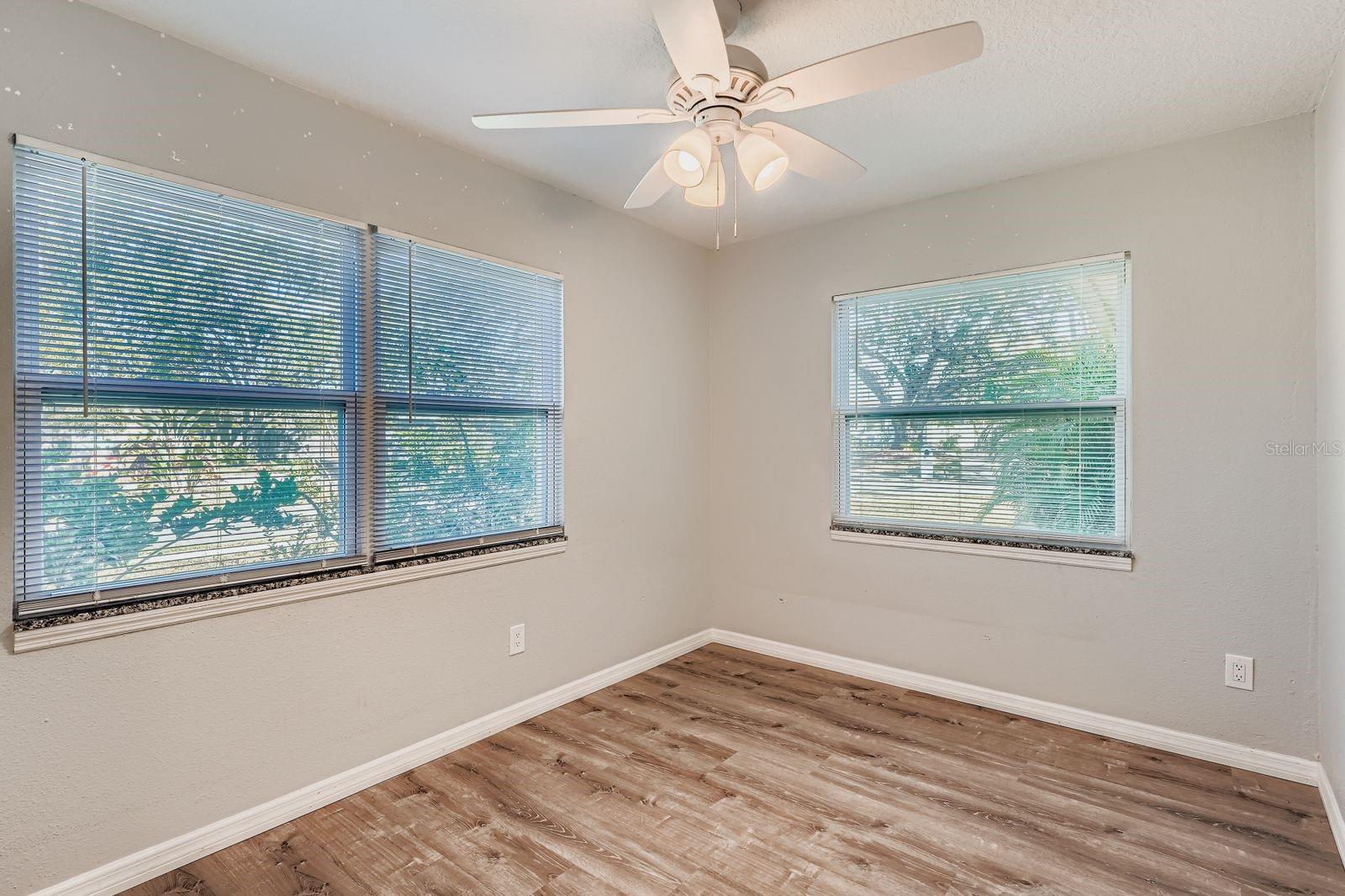 Image 15 of 28 For 13698 120th Street