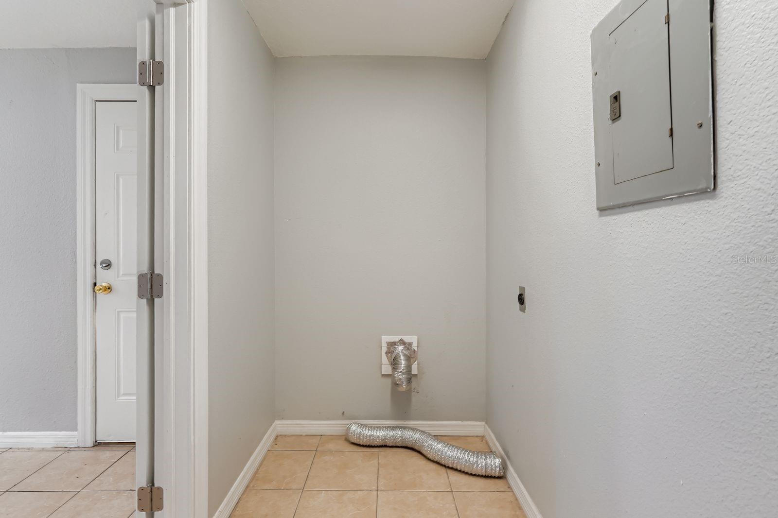 Image 21 of 28 For 13698 120th Street