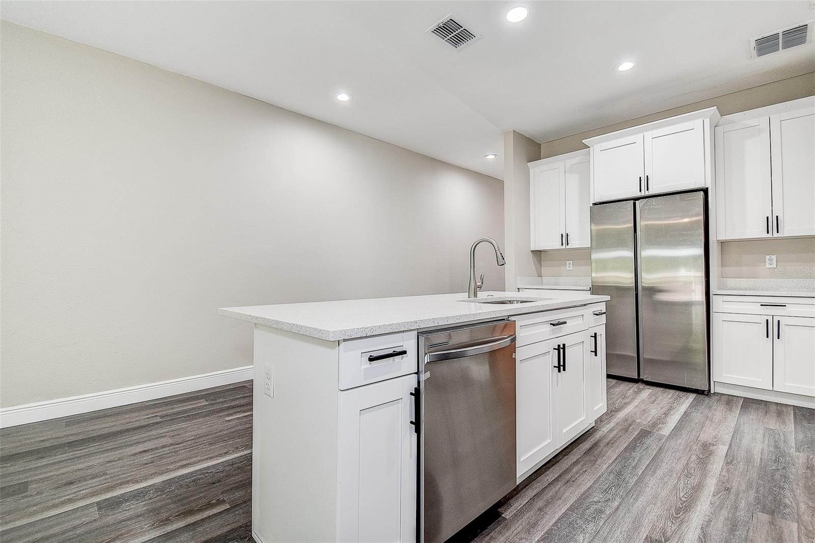 Image 10 of 37 For 16519 Us Highway 41