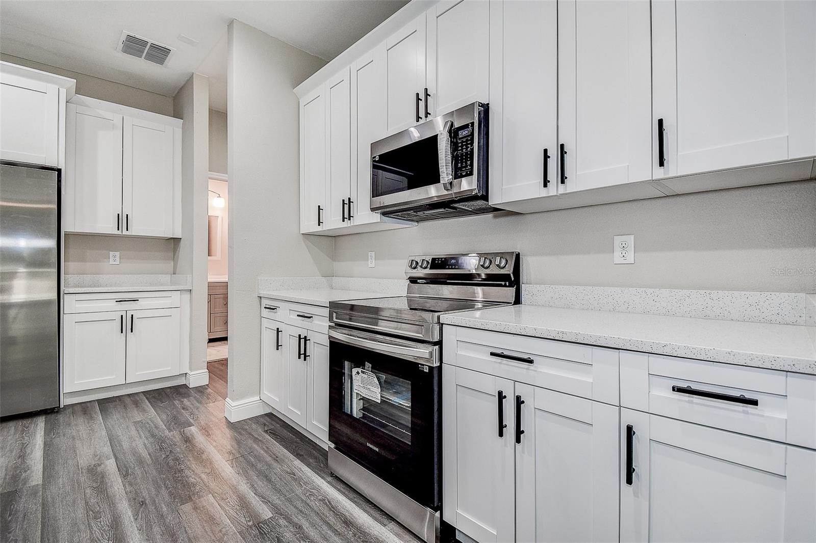 Image 11 of 37 For 16519 Us Highway 41