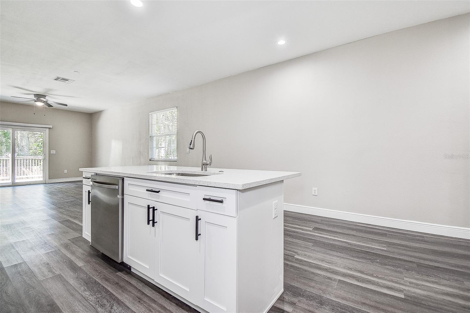 Image 12 of 37 For 16519 Us Highway 41