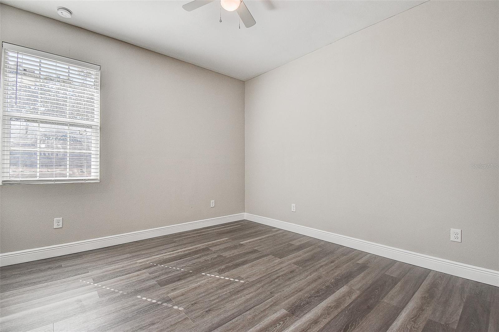 Image 21 of 37 For 16519 Us Highway 41