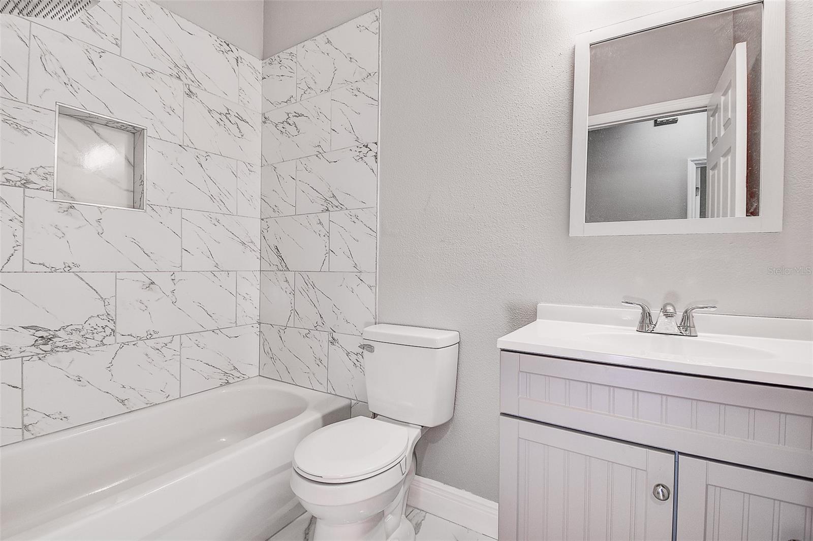 Image 25 of 37 For 16519 Us Highway 41