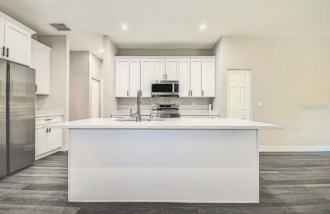 Image 7 of 37 For 16519 Us Highway 41