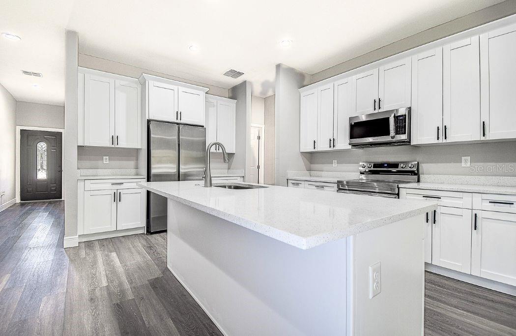 Image 8 of 37 For 16519 Us Highway 41