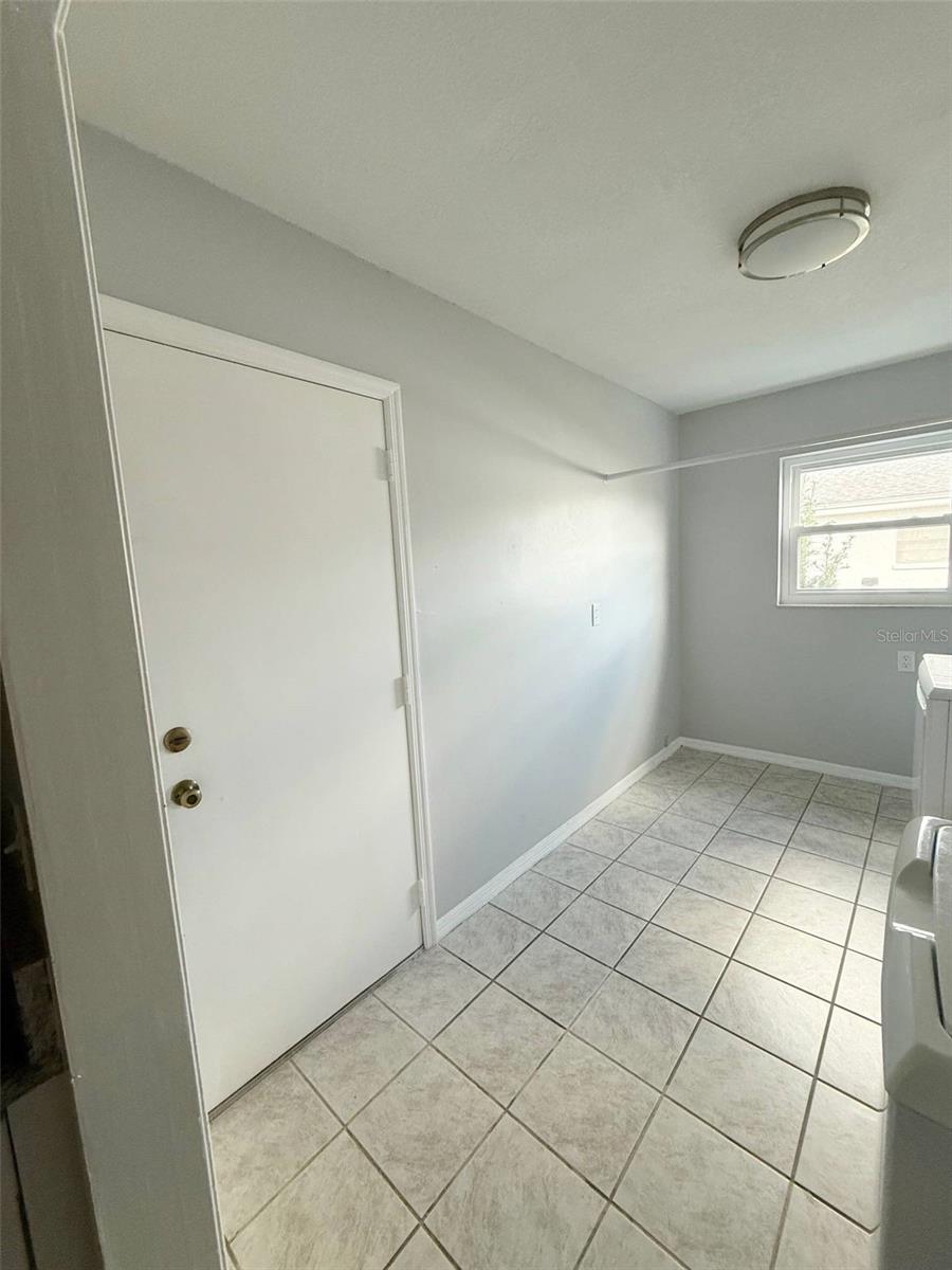 Image 11 of 17 For 1618 Bentwood Drive