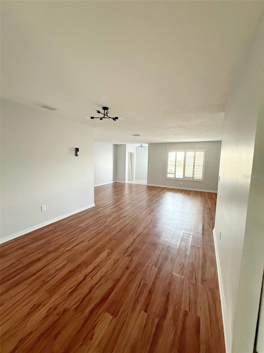 Image 3 of 17 For 1618 Bentwood Drive