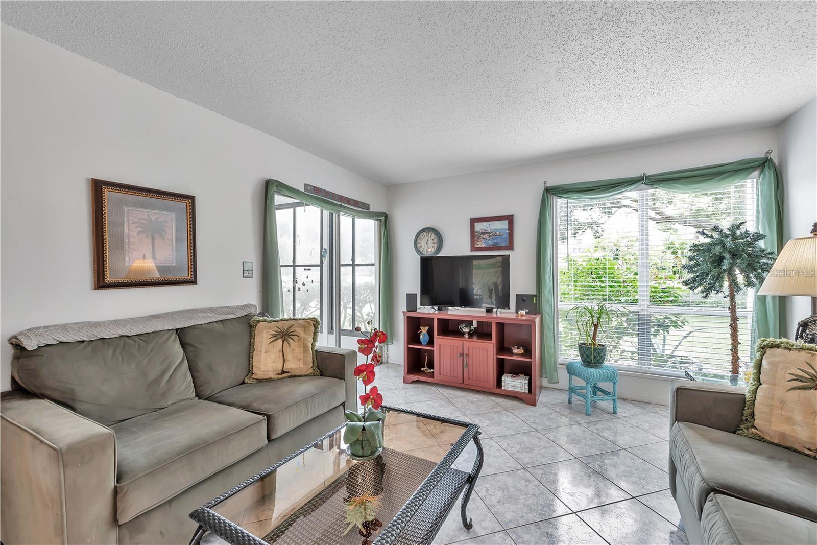 Image 10 of 42 For 425 Windrush Bay Drive 425