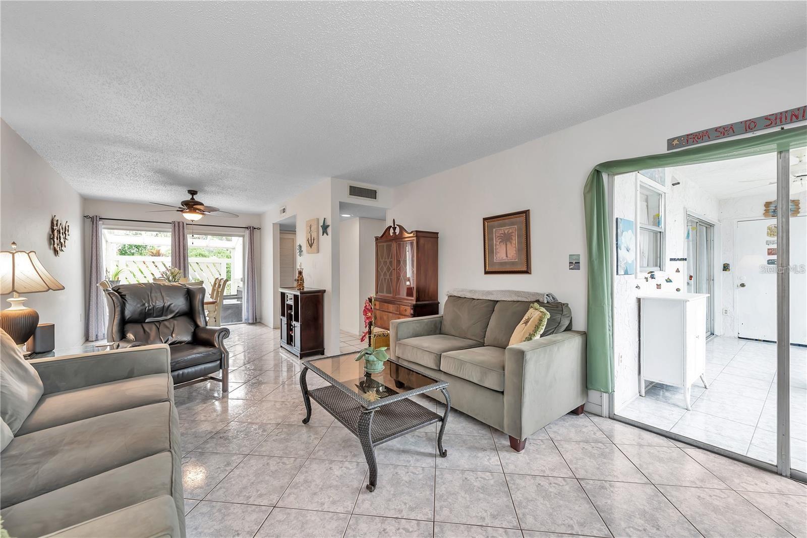 Image 11 of 42 For 425 Windrush Bay Drive 425