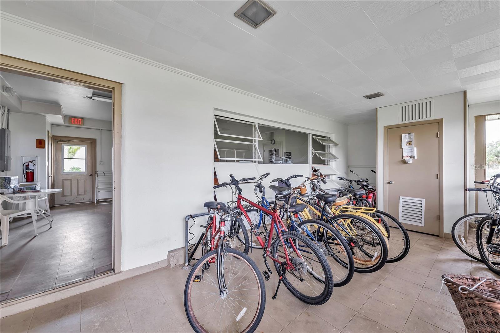 Image 34 of 42 For 425 Windrush Bay Drive 425