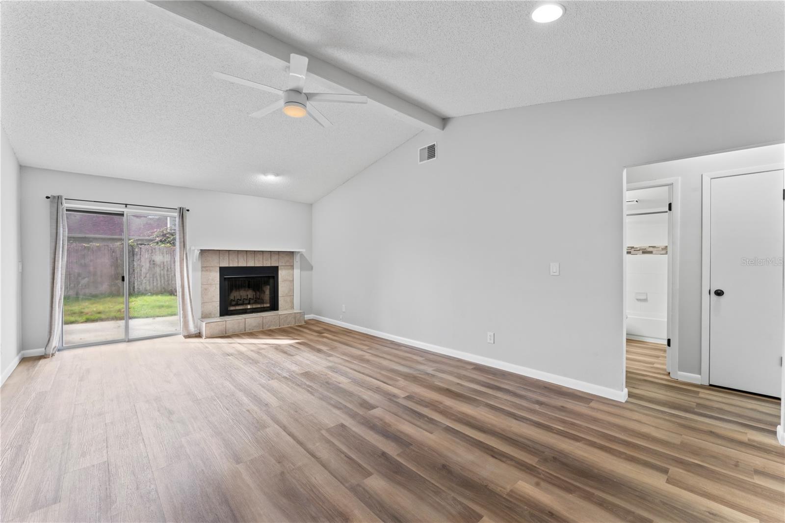 Image 10 of 26 For 5108 Lawnton Court