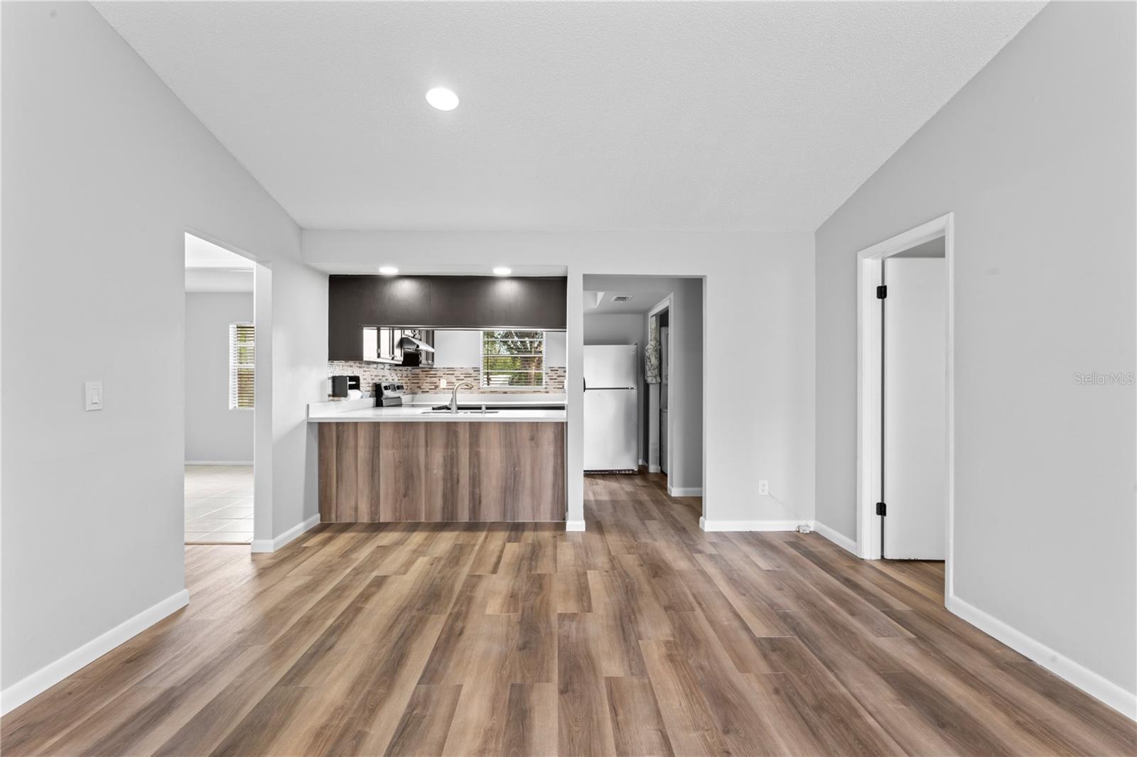 Image 14 of 26 For 5108 Lawnton Court