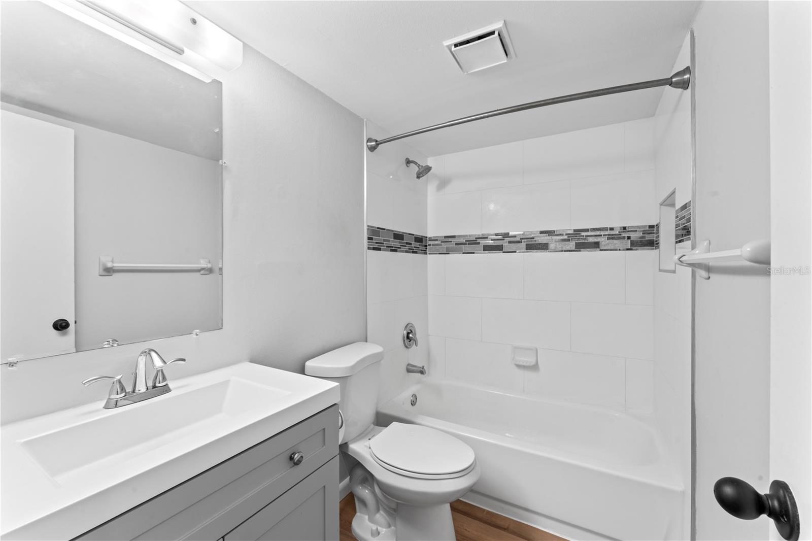 Image 22 of 26 For 5108 Lawnton Court