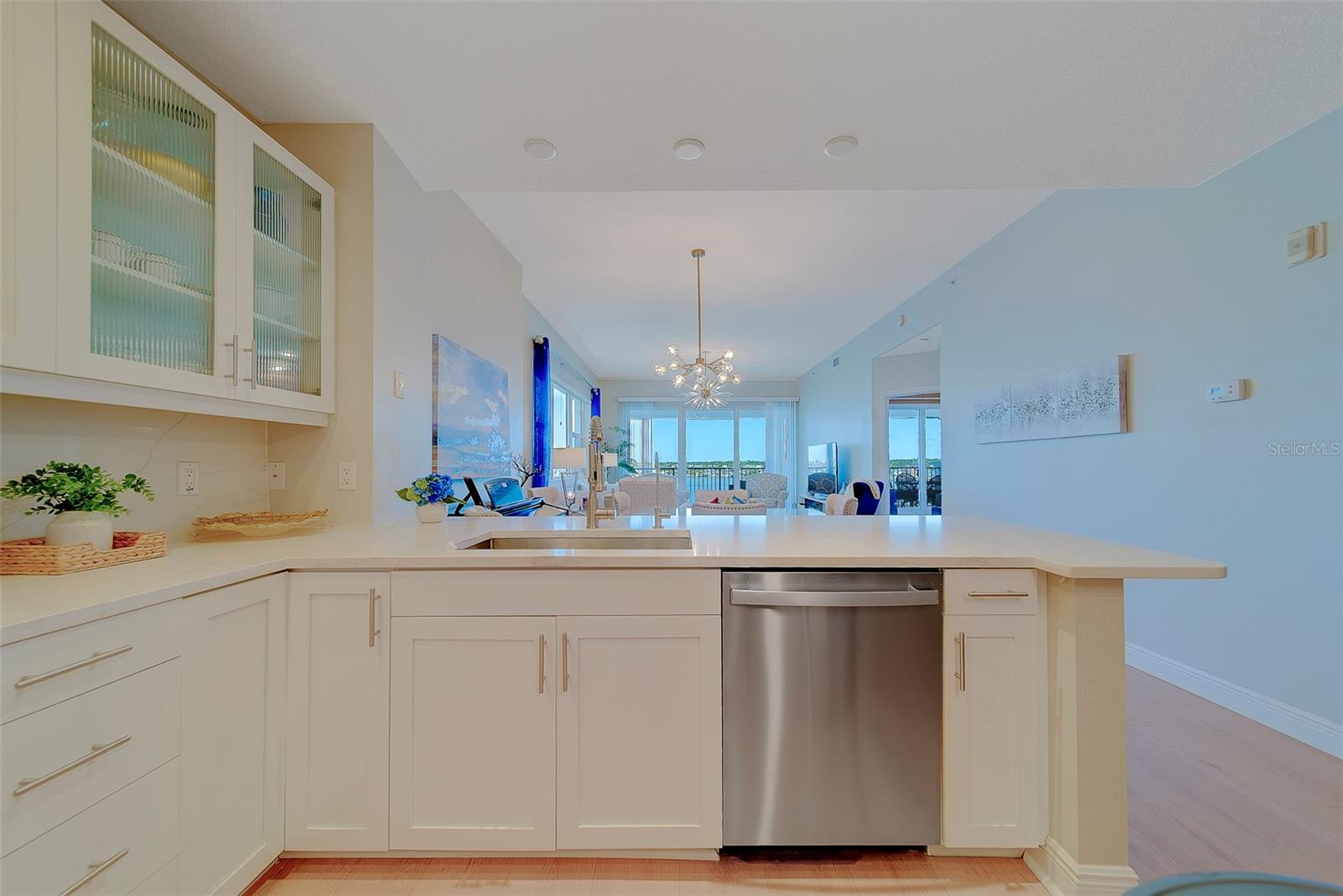 Image 10 of 74 For 17735 Gulf Boulevard 501