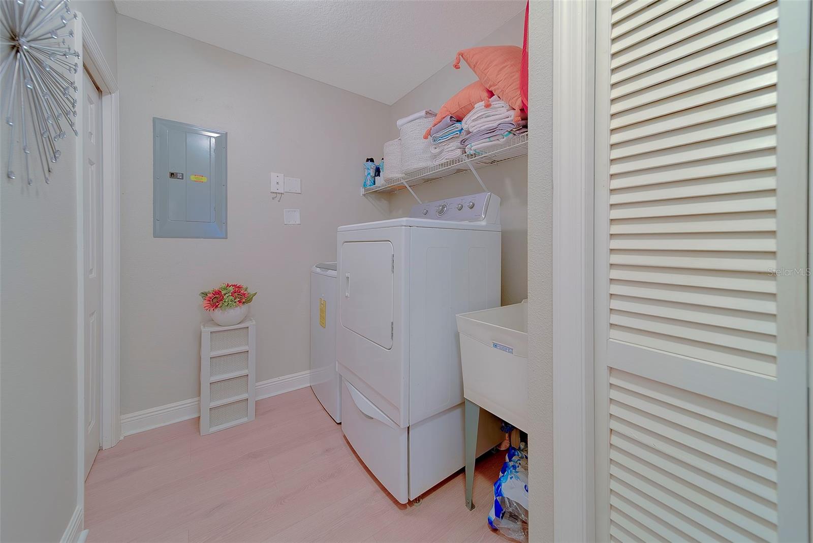 Image 15 of 74 For 17735 Gulf Boulevard 501